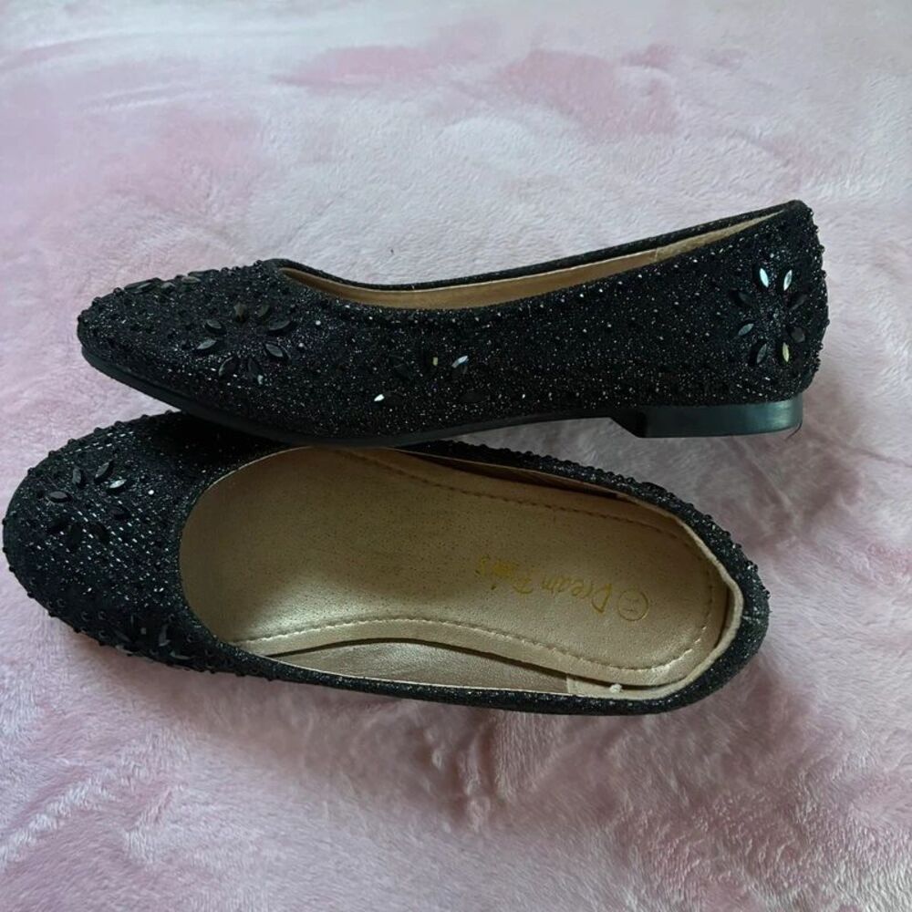NEW Girls Flats, 11